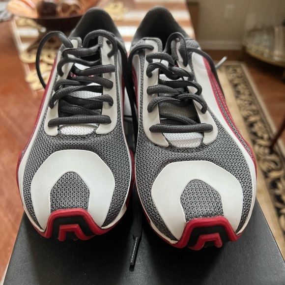 Women’s Puma Gray and Red Sneakers. Brand New. - Picture 1 of 3